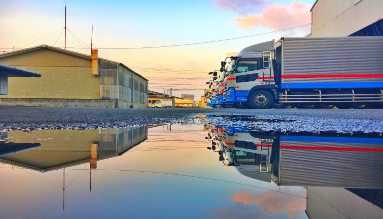 kintoneに情報を集約し、大幅な工数削減に成功。売上が上がる業務に時間を当てられた結果、売上昨対比1.2倍・生産性2倍を達成した事例